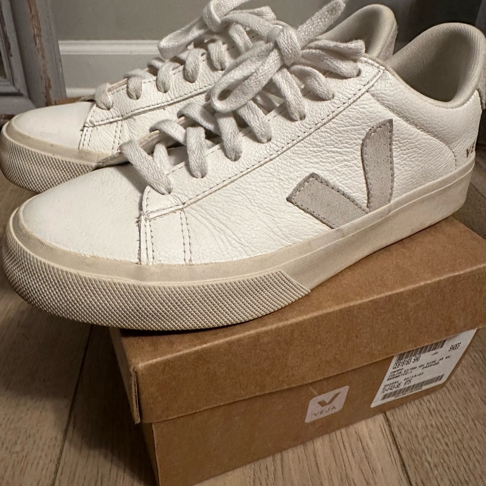 VEJA Campo Leather Low Top Sneaker Shoes Women’s SIZE 7 color Extrq White